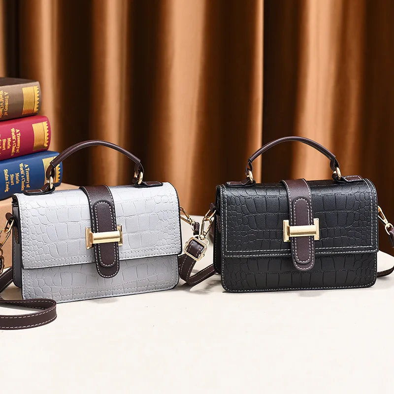 

New PU Domestic Casual Fashion Trend Cross-body Hand-embossed Small Square Bag