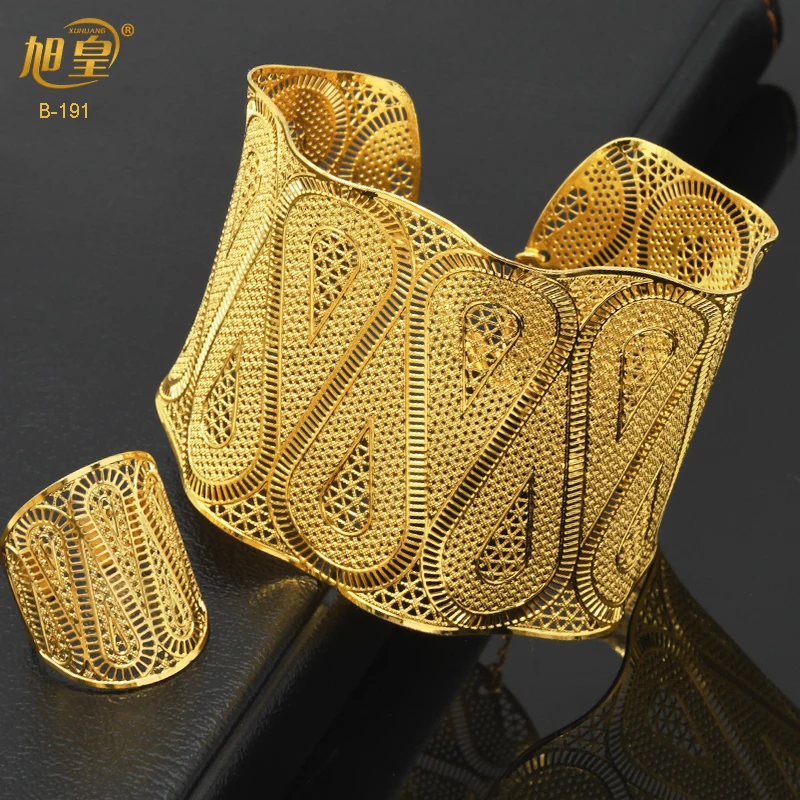 Xuhuang Afrikaanse Groothandel Goud Kleur Armbanden Met Ring Nigeria Bruid Bruiloft Armband Sieraden Geschenken Arabisch Charm Bangles