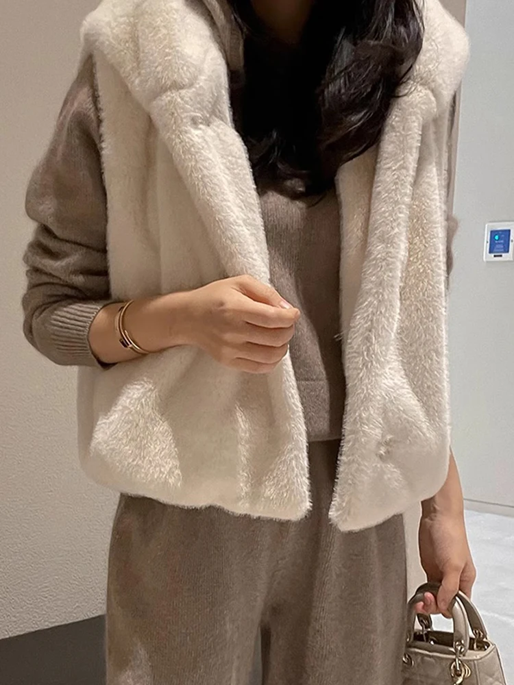 Chic Autumn Winter Vintage Hooded Mink Fur Vest Loose Versatile oulder Pad Women's Jaet Classy Outerwear Coat Fem