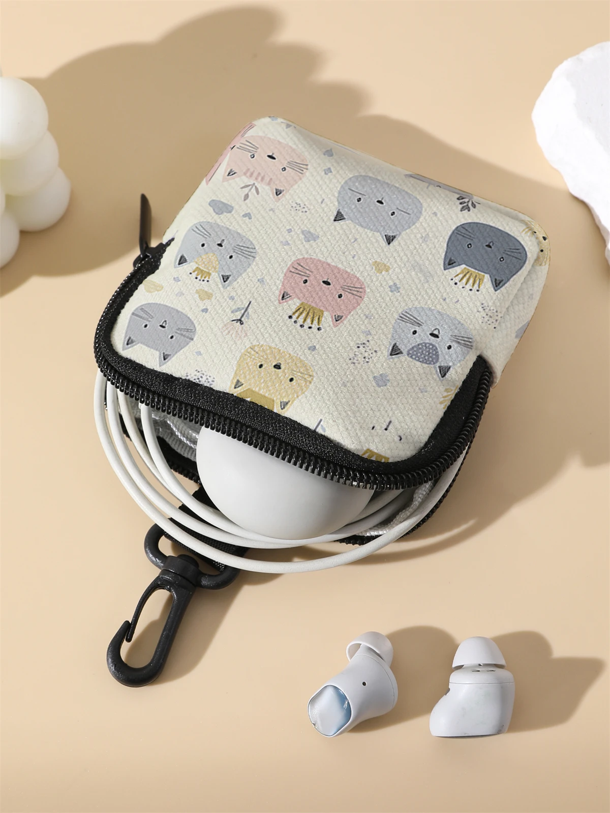 Large capacity coin wallets with cat patterns, digital printed wallets, and storage bags are ideal choices for gift giving