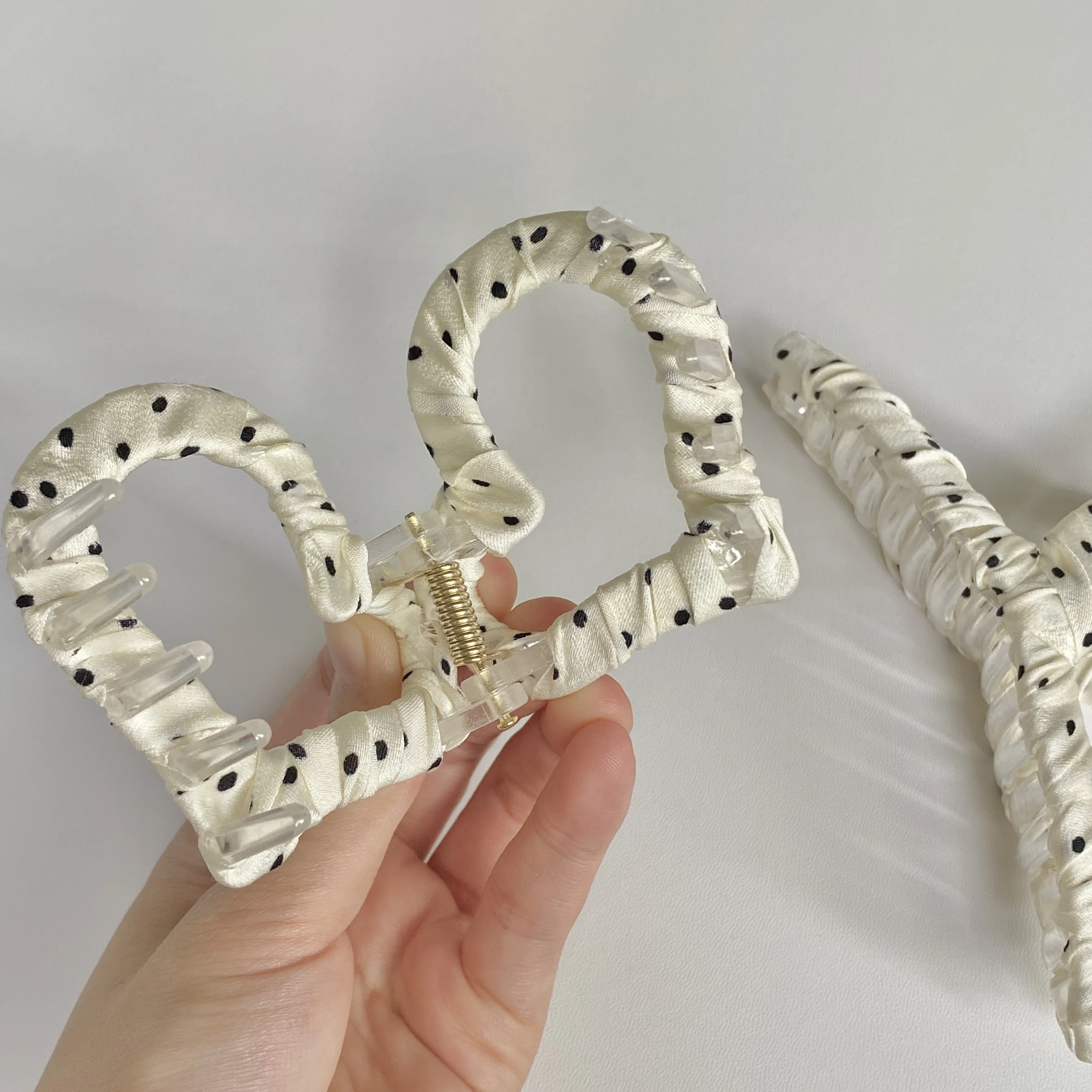 1PC Polka Dot Fabric Hair Claw Set: Chic Heart & Geometric Shapes, Stylish Hair Accessories For Women, Perfect For Daily