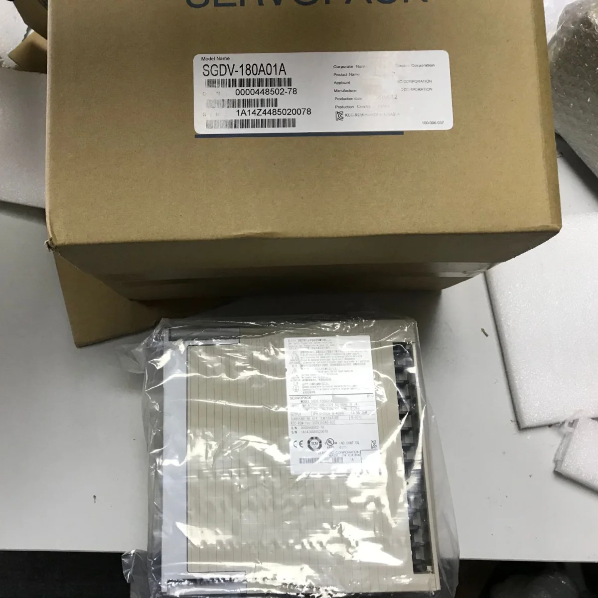 브랜뉴 SGDV-120A01A SGDV-180A01A SGDV-200A01A 오리지널 박스 포장 AC 서보 드라이버