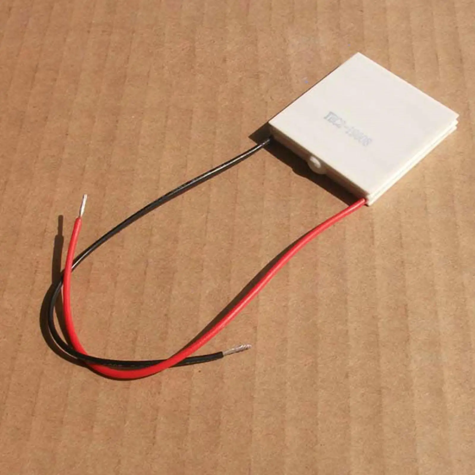 40x40x6.0mm 7A 16V 45W TEC2-19008 Thermoelectric Cooler Peltier Heatsink