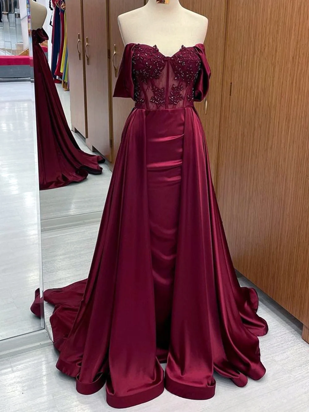 

Long Mermaid Evening Dresses Pleats Satin Elegant Burgundy Vestido Longo Off The Shoulder Sweetheart Lace Beads Prom Party Gowns