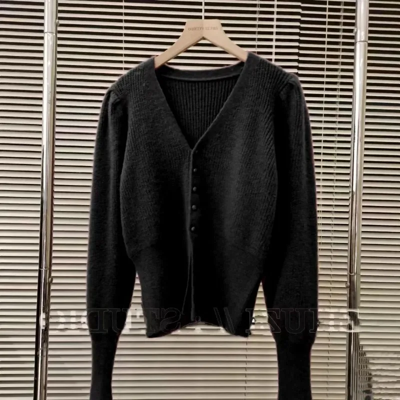 V-neck sweater jacket women's short early autumn new  high-end niche waist cinching chic top knitted cardigan inside 5