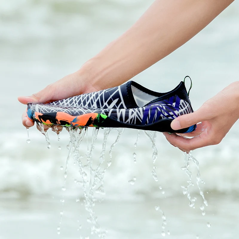 Summer Barefoot Sandals Breathable Lightweight Couple Swimming Water Shoes Non-Slip Aqua Shoes Unisex Beach Slippers 35-46 water shoes summer sandals aqua shoes barefoot shoes sandals slippers flip flops