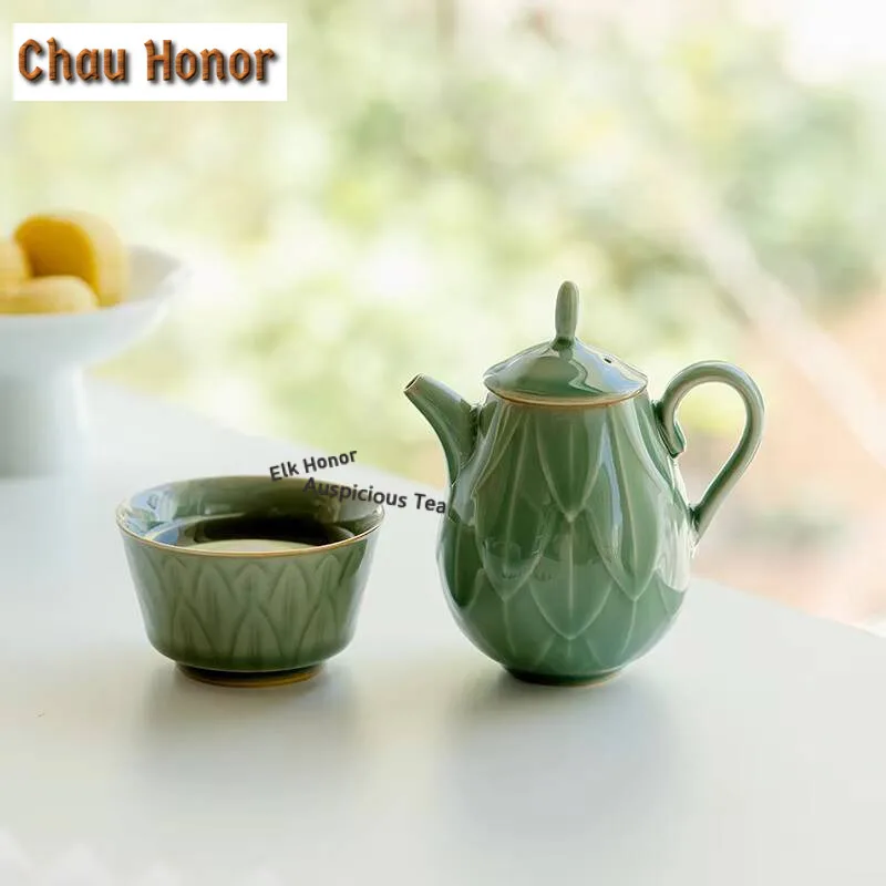 Boutique Yue Kiln Celadon Teapot Camping Tea Cup Set Creative Relief Lotus Seat Ceramic Tea Maker Kettle 1 Pot 1 Cup Gift Box