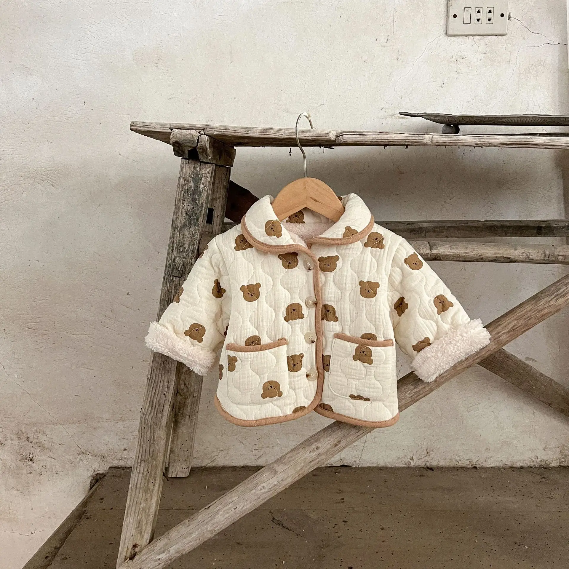 Ins Winter Newborn Girl Parkas Cotton Padded Bear Printed Turn Down Collar Baby Girl Jacket Plus Velvet Thicken Infant Coat
