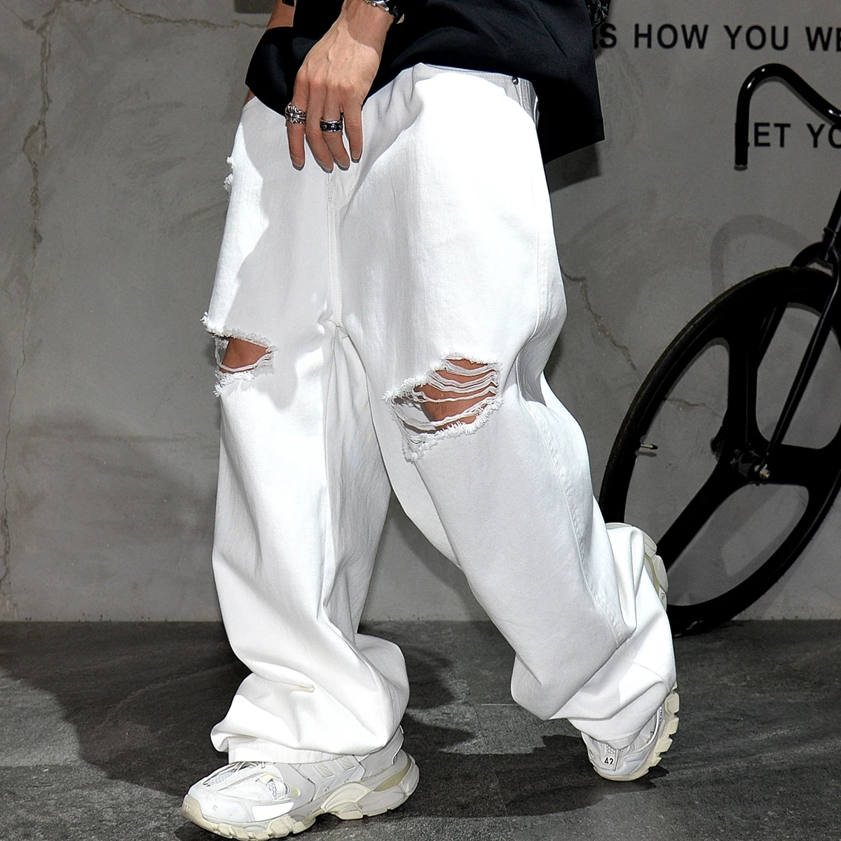 White Ripped Baggy Jeans Men's Clothing Korean Streetwear Hip Hop Skateboard Trousers Street Dance Denim Pants Male