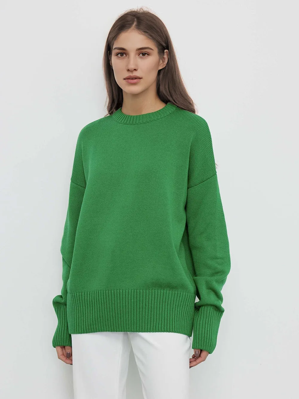 

Женский вязаный свитер-водолазка с длинным рукавом и круглым вырезом