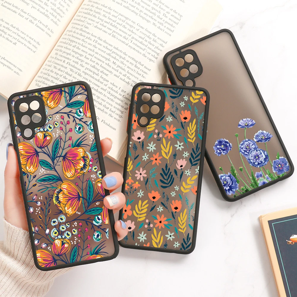 Elegant Floral Matte Phone Case - Chic Protective Cover with Delicate Flower Design