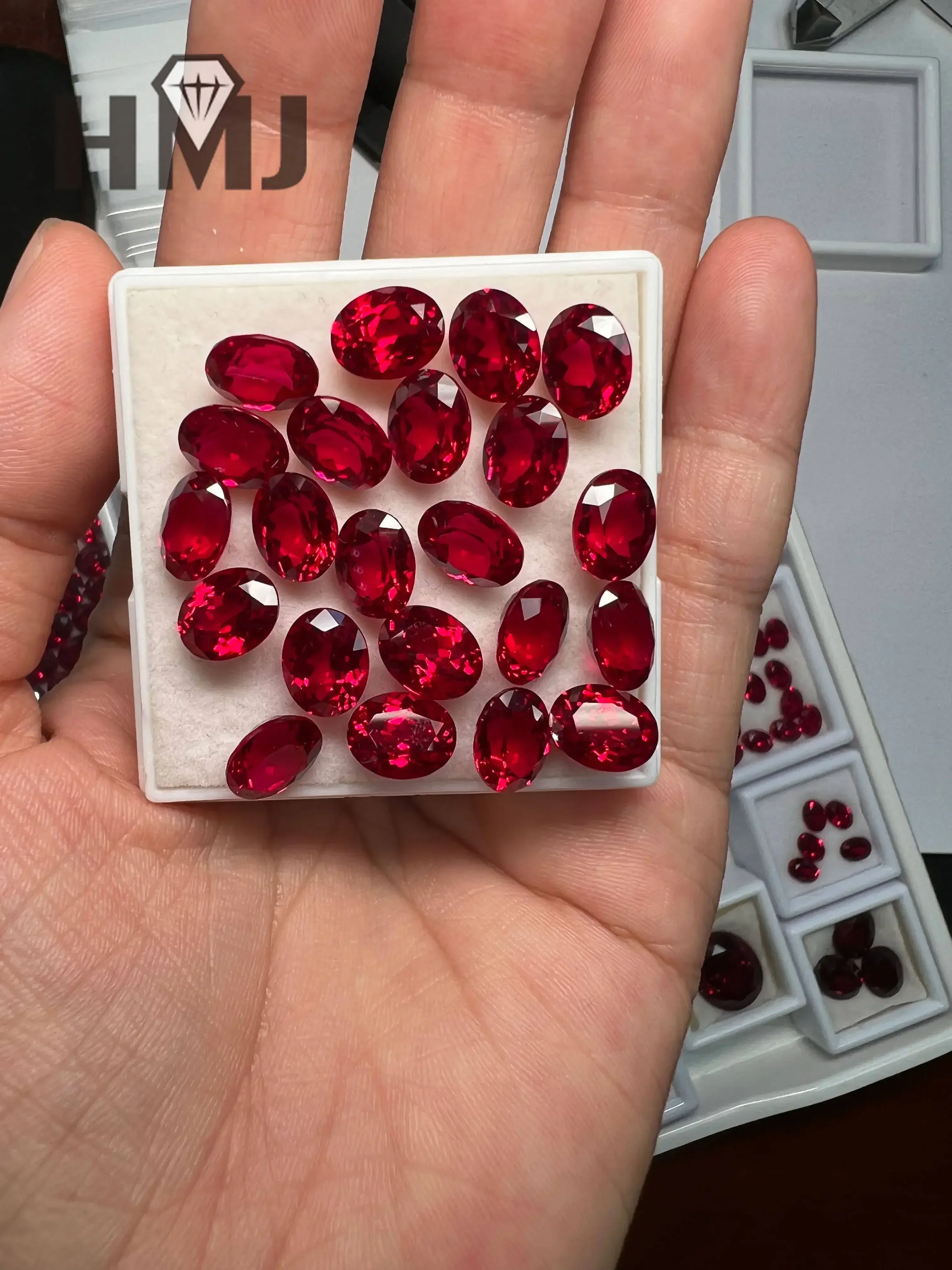 Top Pigeon Blood Oval Shape Lab Grown Ruby Loose Gemstones with AGL Certificate Charms for Jewelry Making
