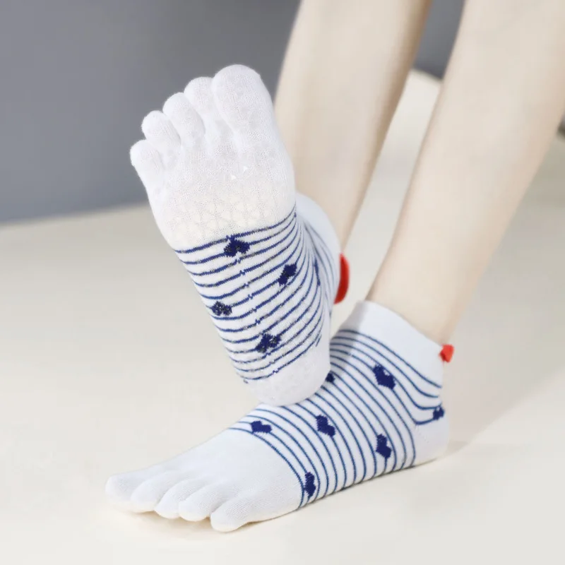 Full Toe Yoga Socks Women Cotton Cat Cartoon Silicone Non-slip 1/4 Crew Five Toes Pilates Socks 12 S29adbb6abe5e4f6a884cd03f07984291H