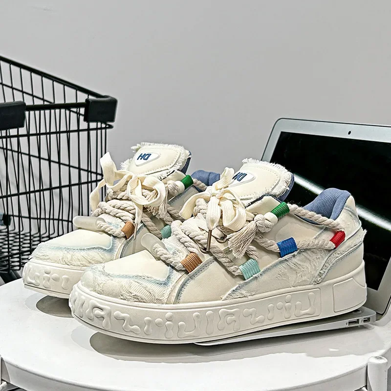 פלטפורמה של גברים תחרה נעליים שטוחות 2024 סתיו עבה סוליות נעלי ספורט סטודנט הסטודנטים נעלי ספורט הסטודנטים מזדמנים