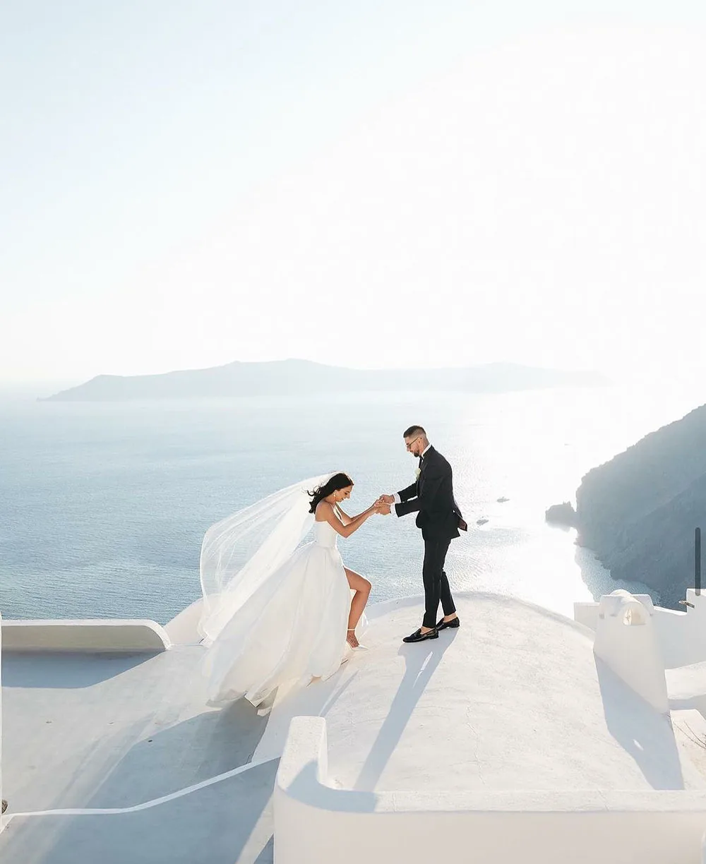 Modern A Line Wedding Dresses Women Strapless Side Slit Pleats Beach Satin Brides Dress Wedding Gown vestidos de novia 2025 3
