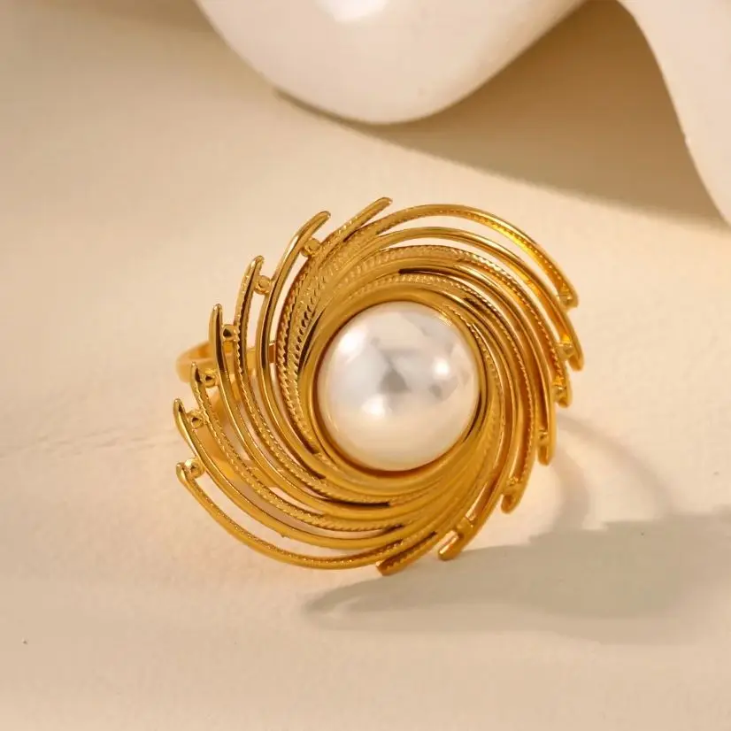 For Women Gold Geo Ring