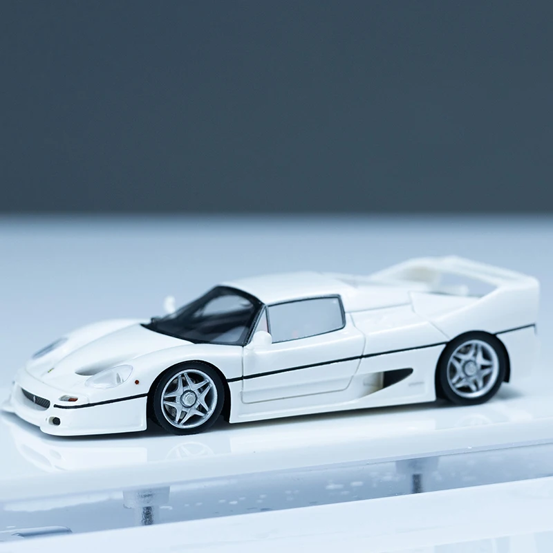 DMH 1:64 F50 Hardtop Limited Edition resin car model collection