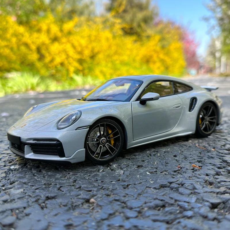 Minichamps Diecast model 1:18 911 992 turboS 2021 Alloy Full Open