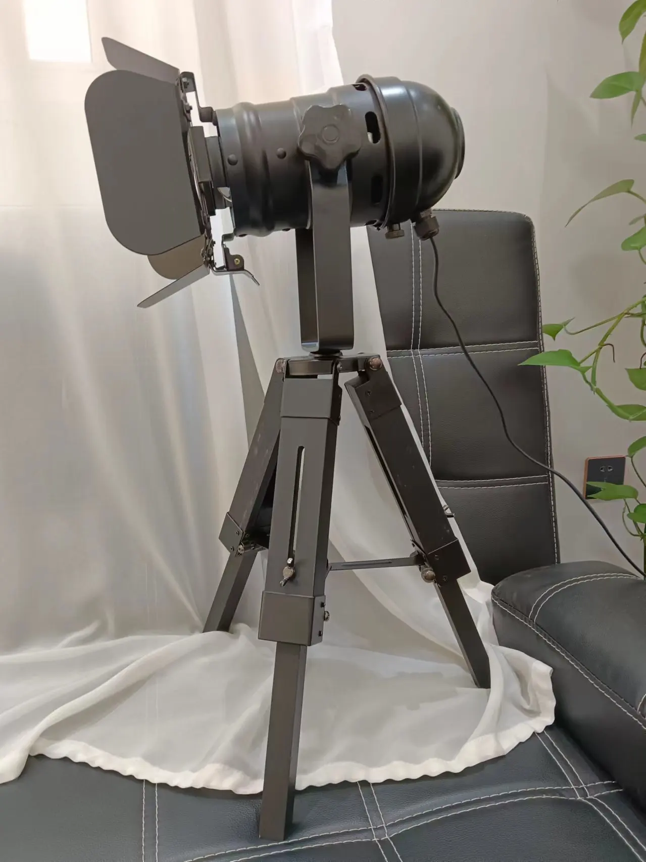 מנורת רצפה תעשייתית לופט אמריקאי כפרי בציר רצפת מנורות לסלון משרד מחקר תאורה שחור אדום LED עץ