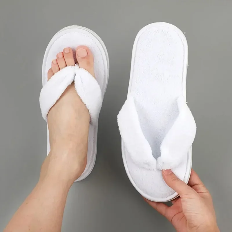 Women Solid Color Coral Fleece Slippers Soft Non-disposable Home Hospitality Slippers Party Gifts for Wedding Guests Slippers 4
