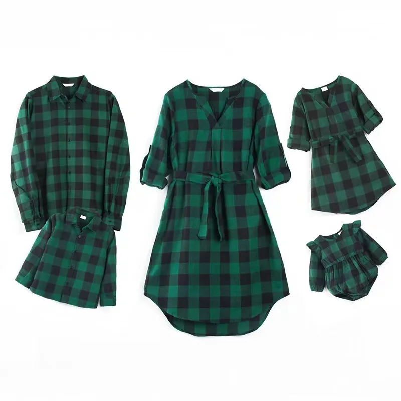 

2023 Plaid Family Matching Outfits Irregular Mother Daughter Dresses Long Sleeve Father Son Shirts V-Neck Mommy and Me Clothes