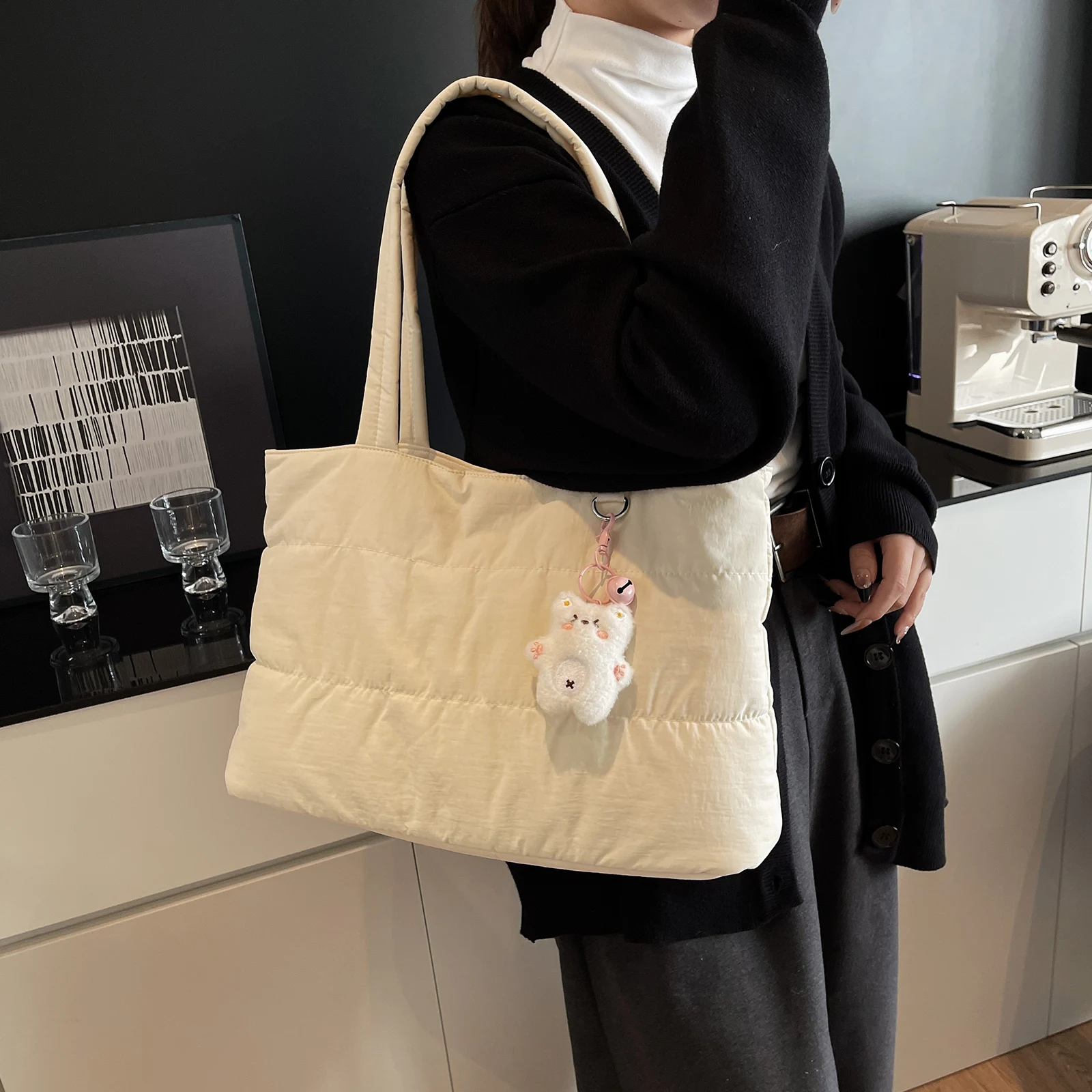 Women Quilted Shoulder Bag Lightweight Handbag with Compartment Underarm Bag for Travel Dating Shopping