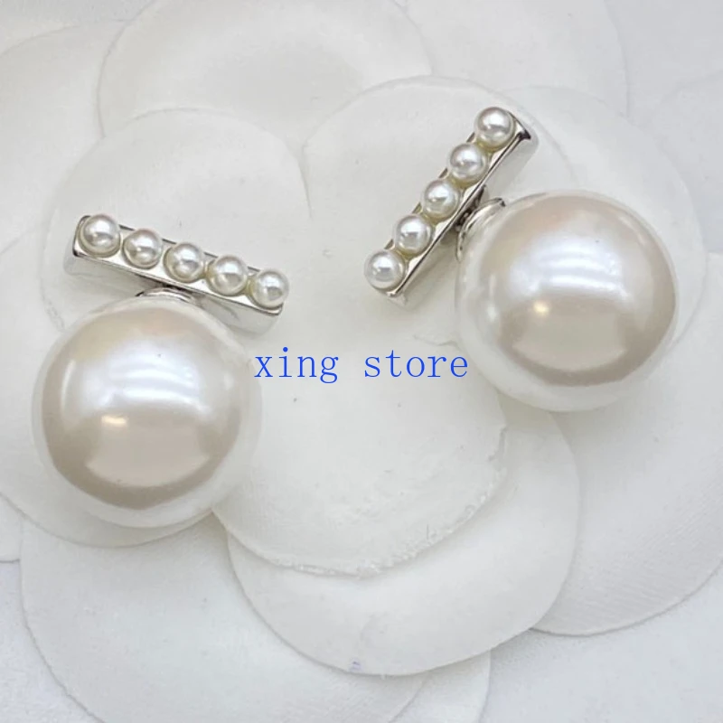 2024 Fashion New Classic Simulation Pearl Inlaid Round Women's Earrings