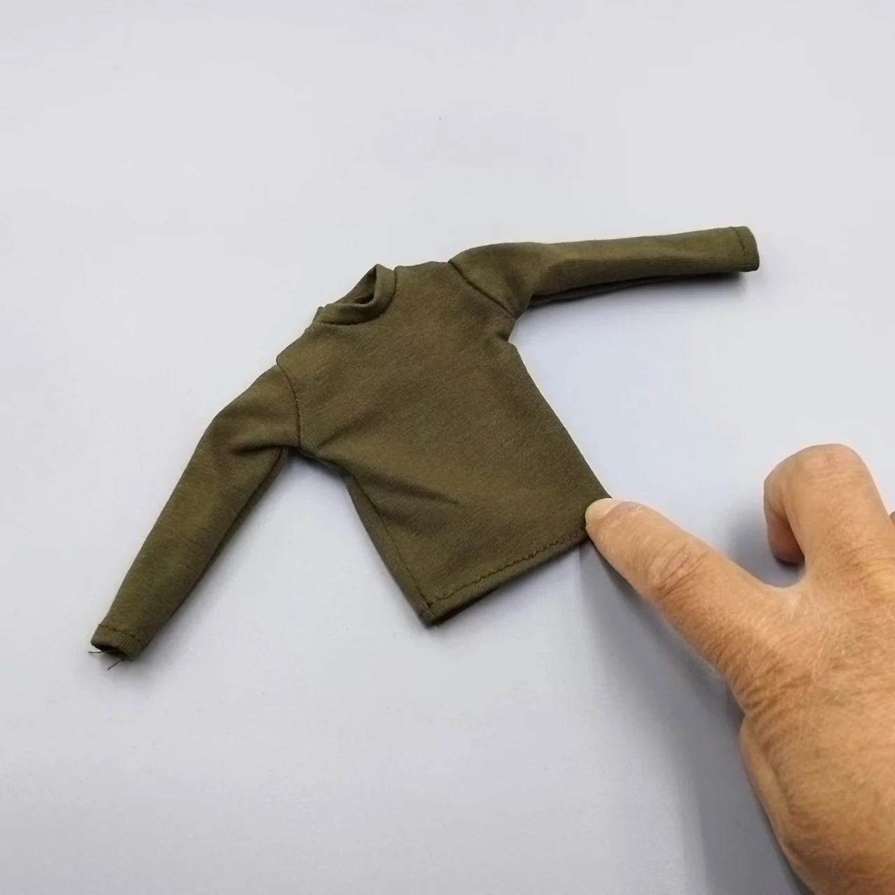 Black T-Shirt Accessory for 12 Action Figures (1/6 Scale)