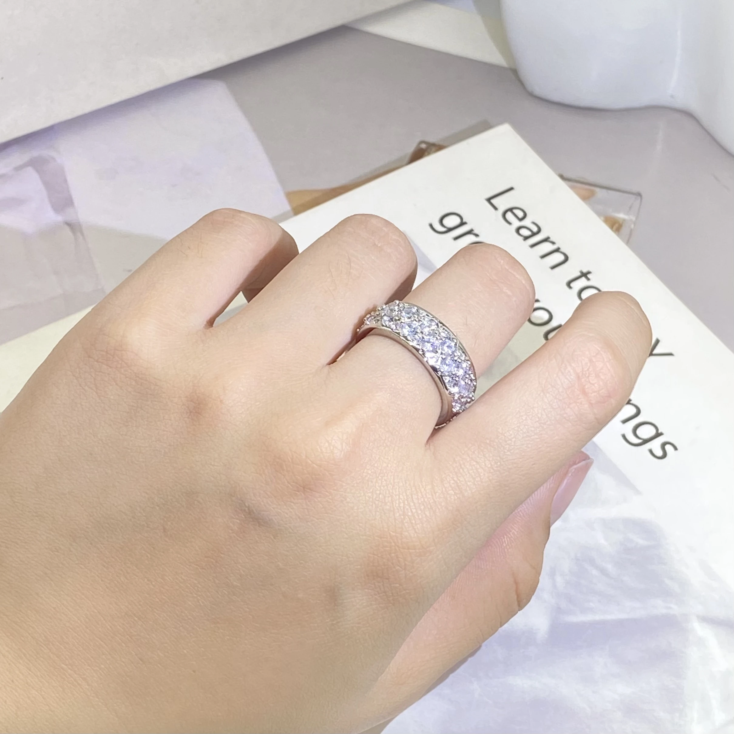 Classic Prismatic Checkered Striped Round Full Diamond Couple Ring For Women Zircon Silver-Plated Wedding Everyday Gift Jewelry