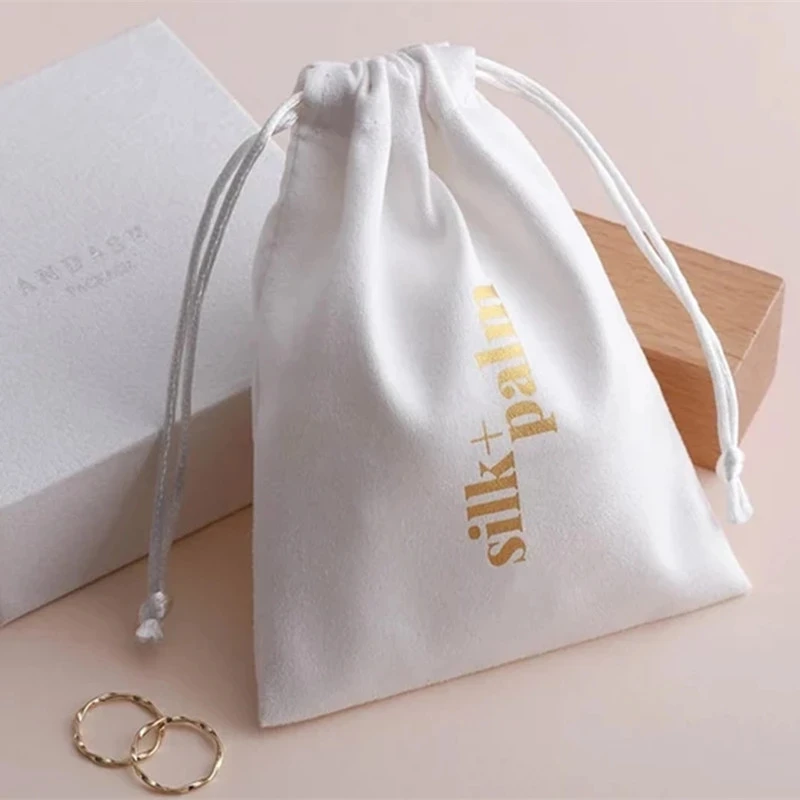 50 Custom White Personalized Logo Print Drawstring Bags Jewelry Packaging Bags Pouches Chic Wedding Favor Bags White Flannel Bag 50 velvet gift bags can personalized red drawstring bags jewelry packaging bags flannel pouches chic wedding candy favor bags