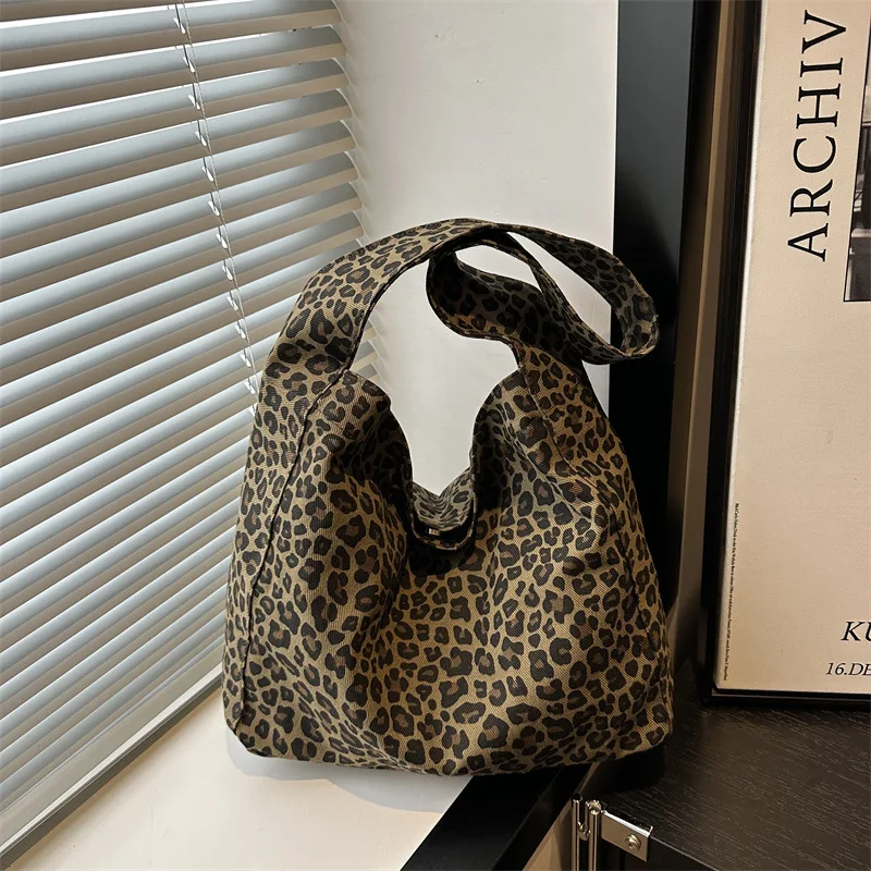 Leopard Print Large Capacity Underarm Canvas Bag