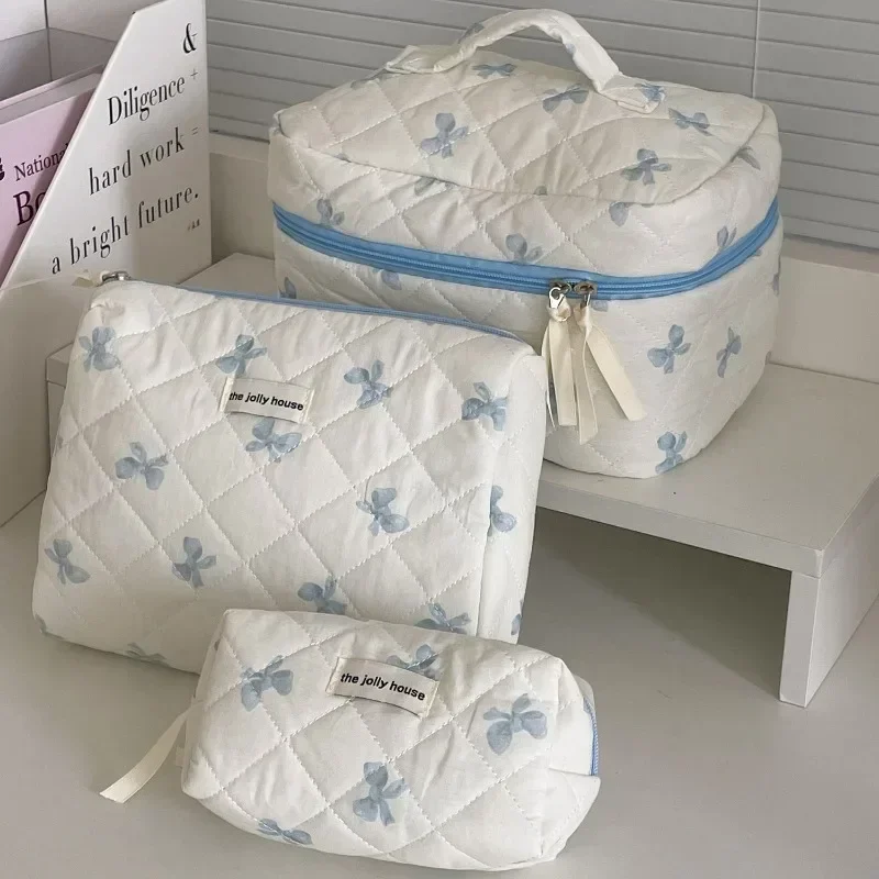 1PCS Women Cute Cosmetic Stroage Bag Quilted Cute Bow Makeup Pouch Travel Portable Wash Toiletry Storage Bag Organizer Purse 3