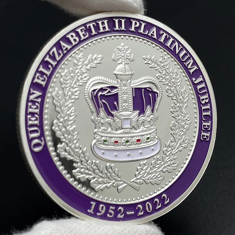 Commemorative coin Queen Elizabeth II Platinum Jubilee Silver Coin 1952-Purple Crown Souvenir Medal Crowned in Westminster Abbey Badge