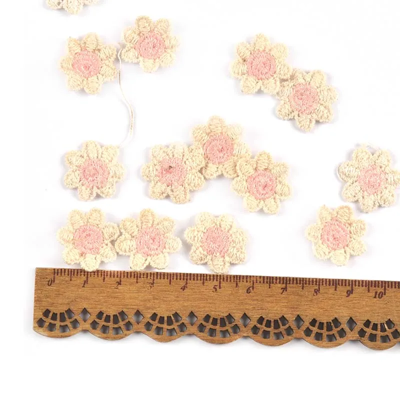 50 個 20 ミリメートル混合色ミニフラワーレースパッチ服縫製