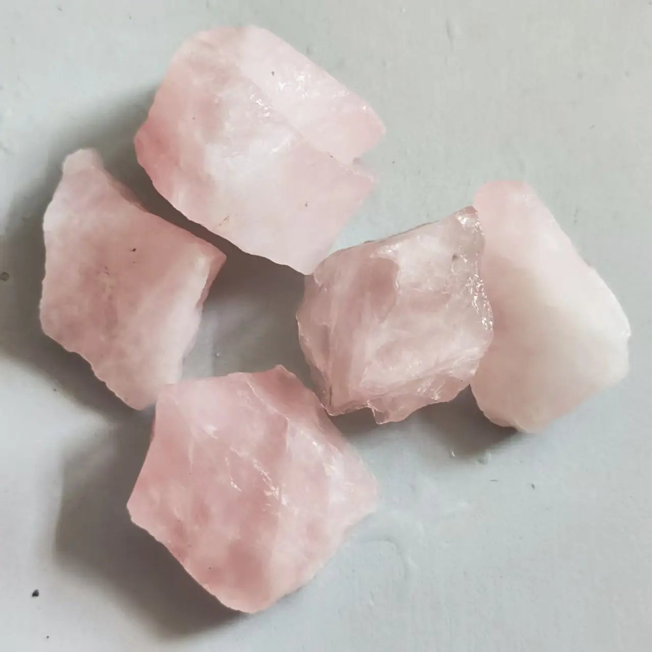 Natural Rose Quartz Pink Crystal Stone Home Decoration Stone Healing Mineral Specimen Rough Quartz Pink Crystal Gemstones