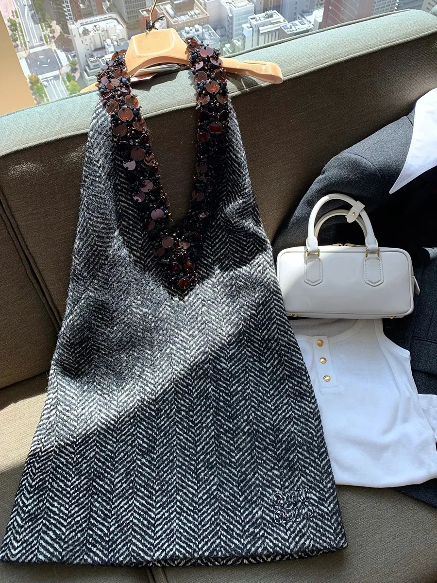 

Miu Style Diamond Hanging Neck Dress Banquet Open Back Sexy Dress Autumn/Winter Slim Fit A-line Dress