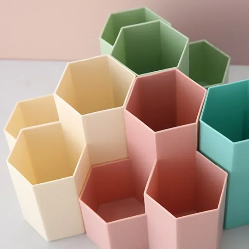 Pen Holder Desk Organizer Pen and Brush Holder Desk Storage Rack Simple Transparent Frosted Honeycomb Pen Holder Large Capacity Multi-functional Desk Stationery Storage Box Office Accessories