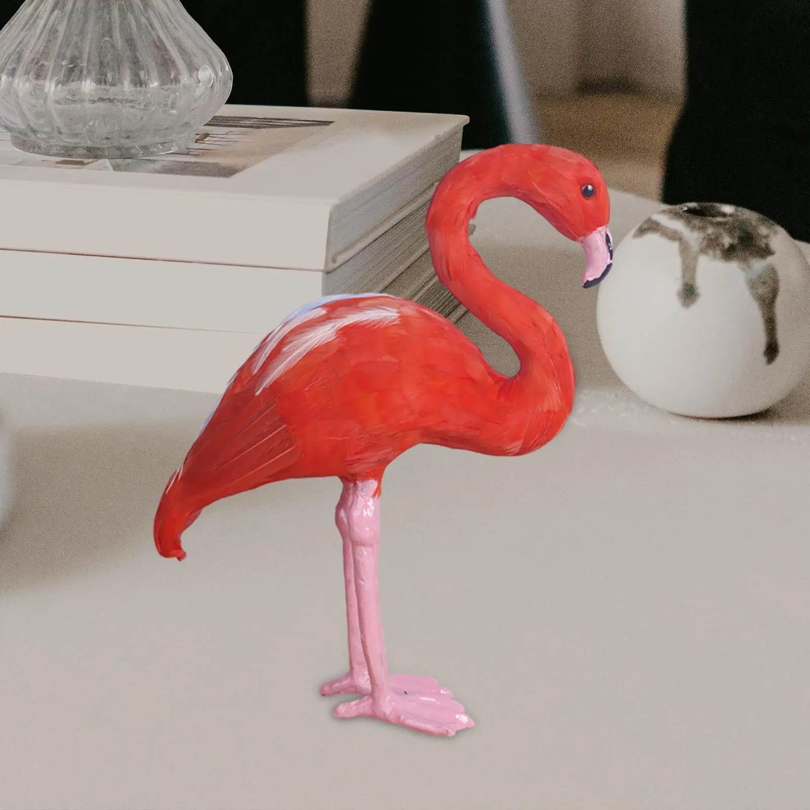 

Flamingo Statue Yard Art Craft Creative Realistic Art Animal Figurine Bird Sculpture for Courtyard Home Outdoor Decoration