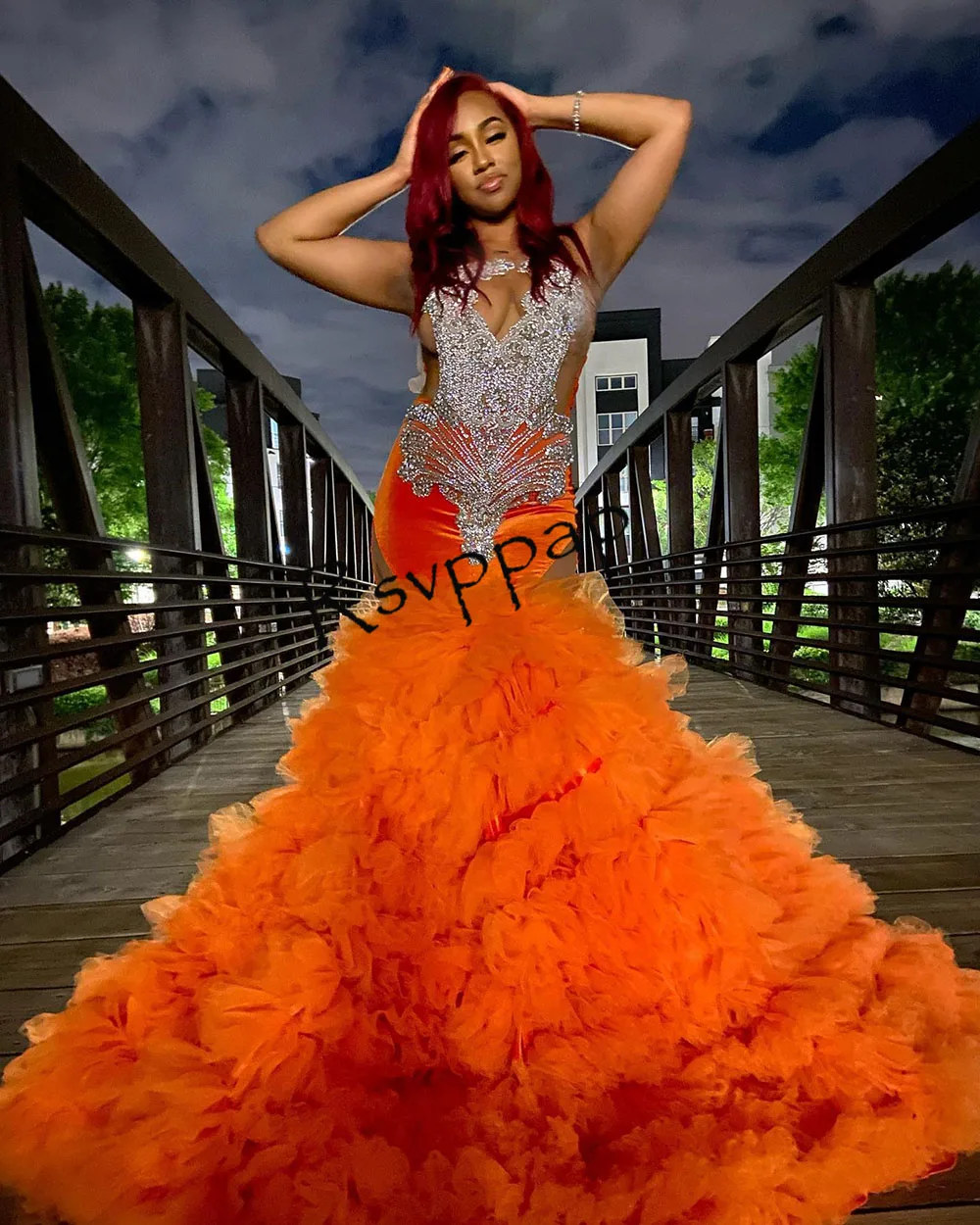 

Exclusive Diamond Mermaid Long Prom Dresses 2023 Luxury Silver Rhinestone See Through Top Tiered Orange Women Party Gowns