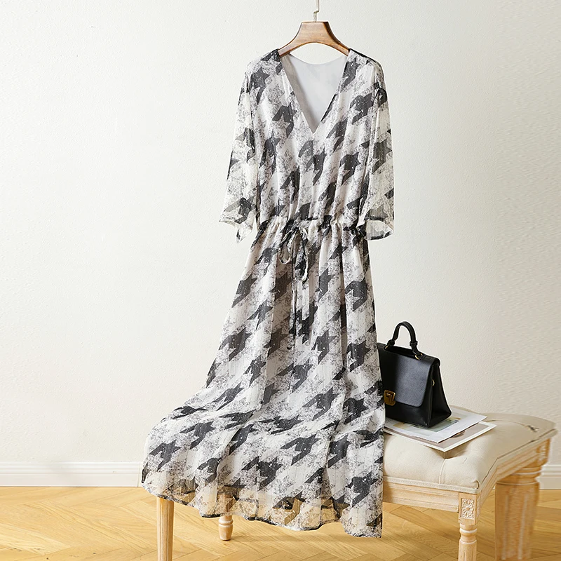 

2023 Summer New Hangzhou Silk Dress Temperament V-Neck Waist Shrinking Print Medium Sleeve Silk Dress