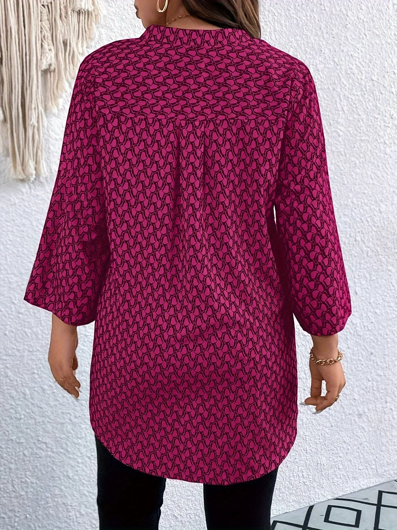 Women's Plus Size 1XL-5XL Printed Shirt with Rolled Edge Sleeves Casual V-neck Top