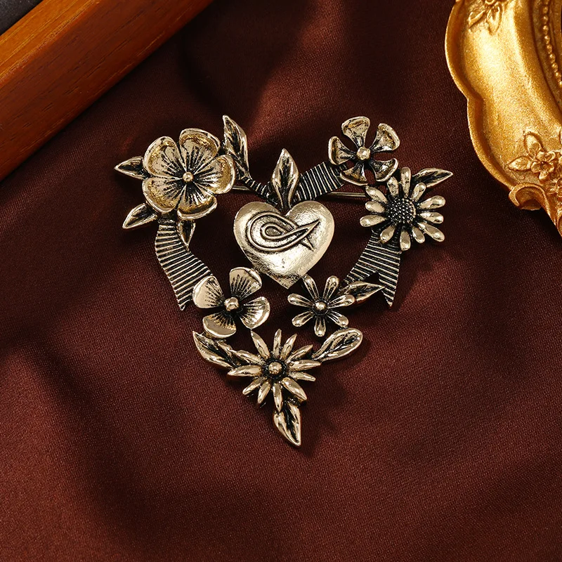 Broche Ancienne En Forme De Cœur Vert - Métal Acier Inoxydable - Occasion Bon état