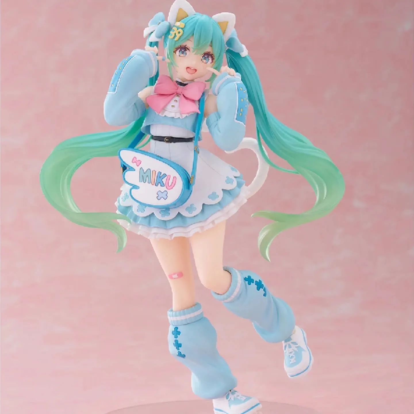 Charming 19CM Hatsune Miku Fashion Series Figure - Perfect Gift