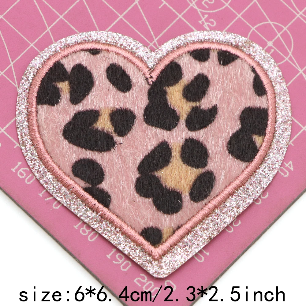 1 STÜCK Liebe Bunte Herzen Chenille Eisen auf Patches Gespräch Herzmuster Gestickte Patches für Hüte Jeans Kleidung – Detail 8