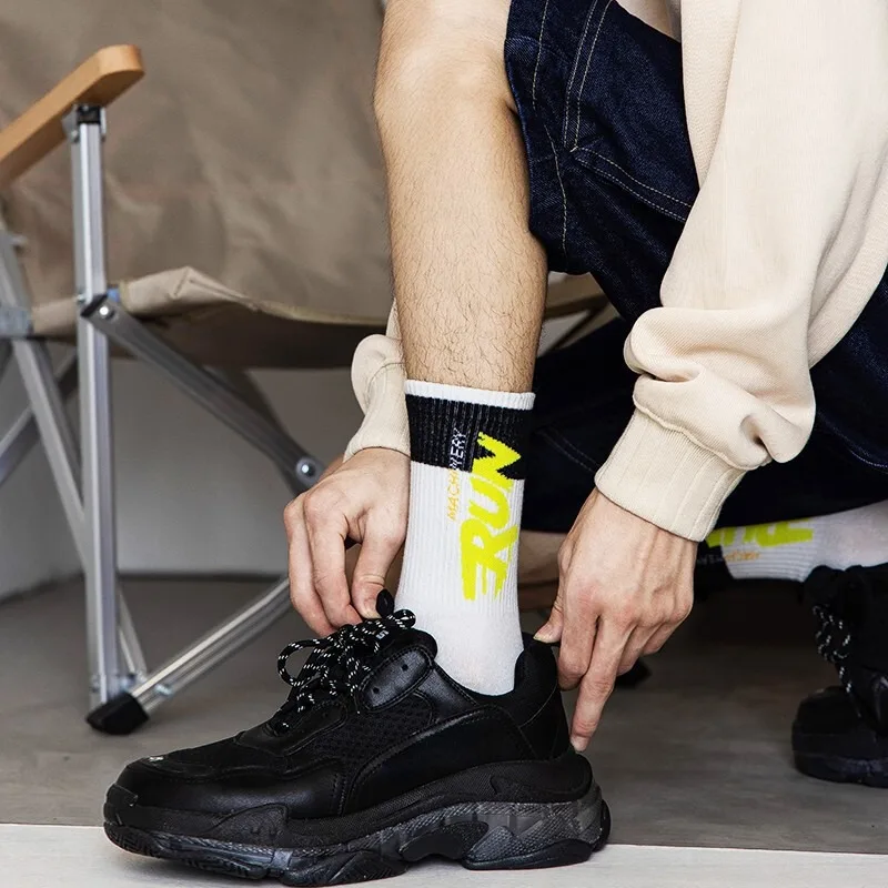 Men's Sport Socks Breathable Sweat-absorbing Running Basketball Socks Quick Dry Outdoor Sport Trend Mid Calf Cycling Socks