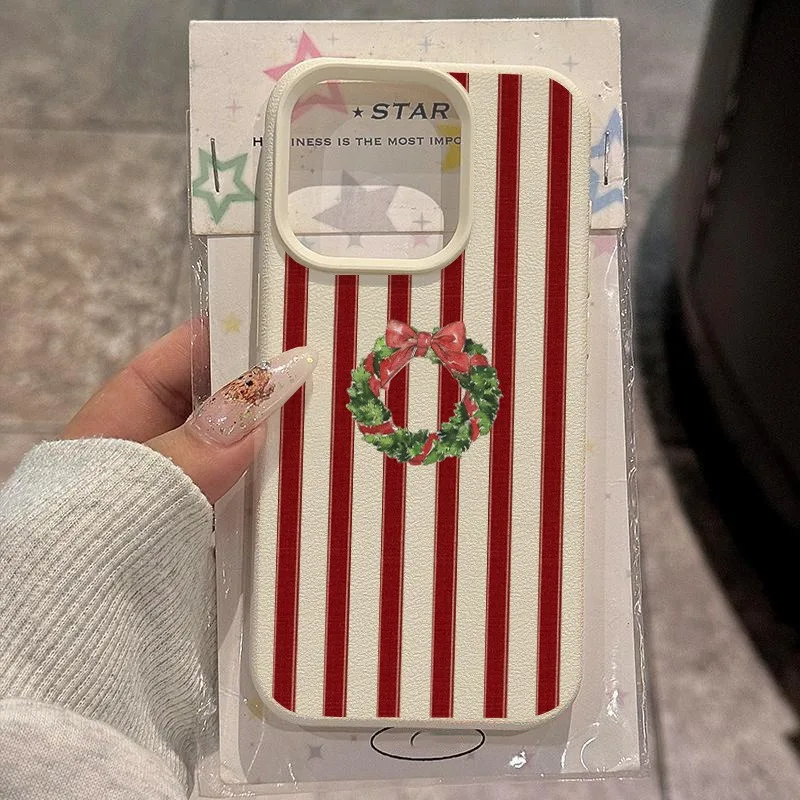 Festive Christmas Wreath Design Phone Case - Ideal for Holiday Cheer and New Year Celebration