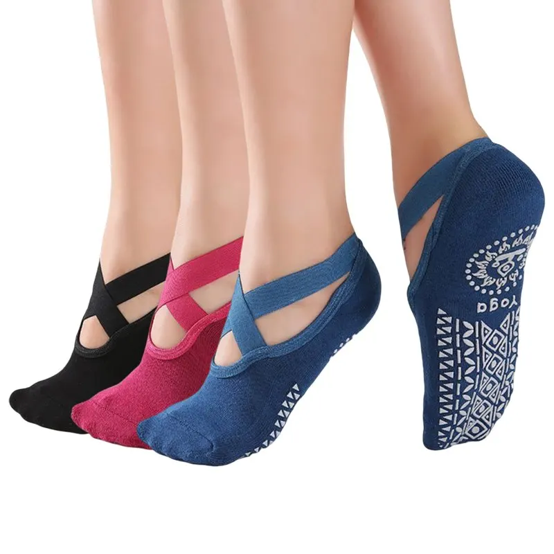 3PairsYogaSocksforWomenNonSlipGripsStrapsFiveToeSocksforPilatesBarre.jpg