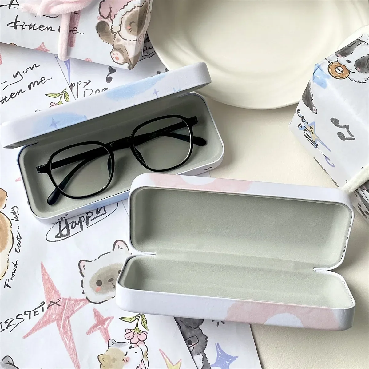 Ins Cute Cartoon Cat Puppy Cream Color Glasses Case Kawaii Girl Outdoor Portable Myopia Glasses Sunglasses Dustproof Storage Box