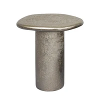 Table basse design irrégulière, style rétro luxueux, couleur laiton, style vintage wabi-sabi, table d'appoint antique. 5