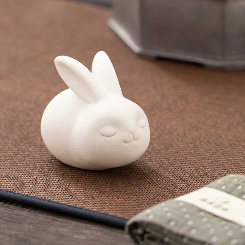 Pure White Rabbit Small Tea Pet Ceramic Fine Workmanship Animal Tea Pet Beautiful Decorative Handmade Crocodile Figurine tea pet ornaments